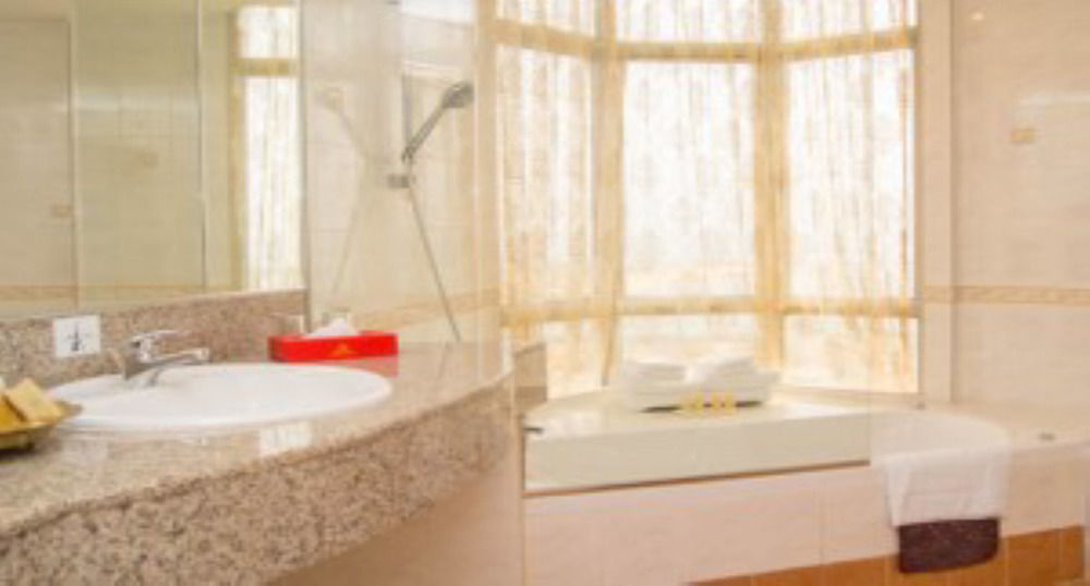 Grand Continental Hotel 4*