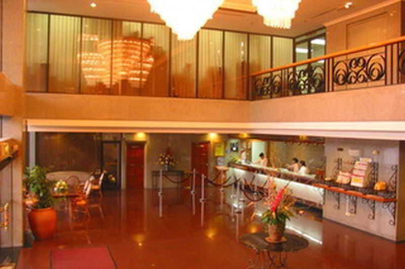 Grand Continental Hotel 4*